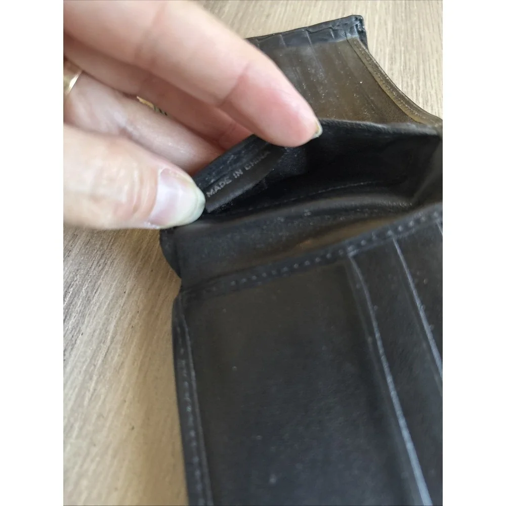 TUMI Black Leather Double Billfold Wallet‎ with 6 Card Pockets
